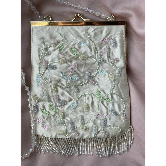 La Regale Handbags - La Regale Vtg Beaded Floral Embroidered Purse